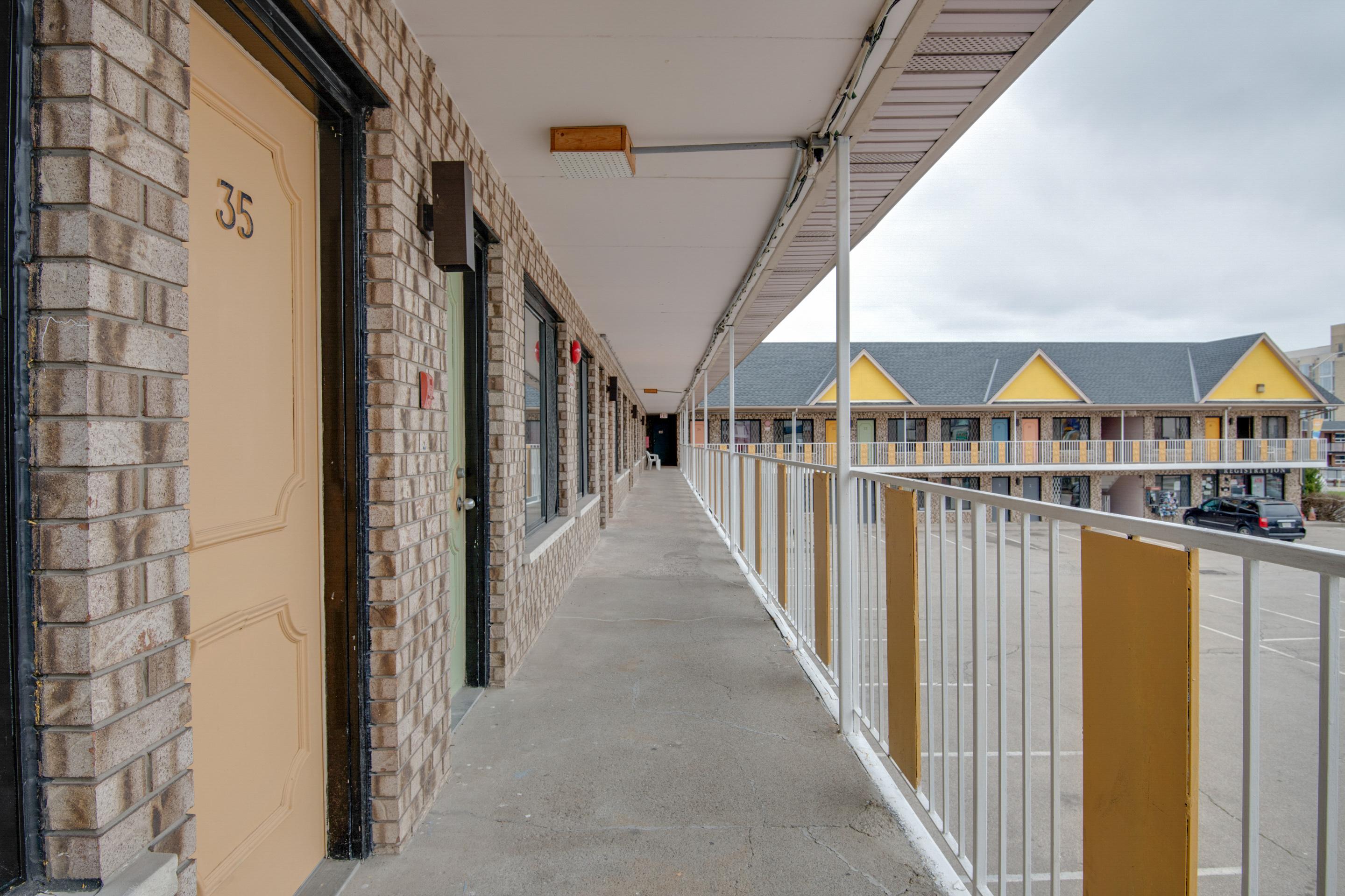 Falls Inn Near Casino Niagara By Oyo المظهر الخارجي الصورة